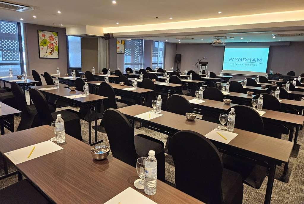 Days And Suites Fraser Business Park Kl Kuala Lumpur Facilities photo